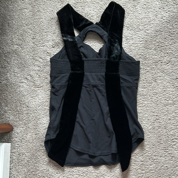 Black corset like top with velvet embroidered straps - Picture 6 of 9